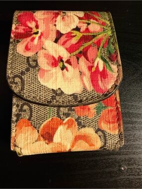 Gucci GG Blooms Cigarette Case/ airpods holder